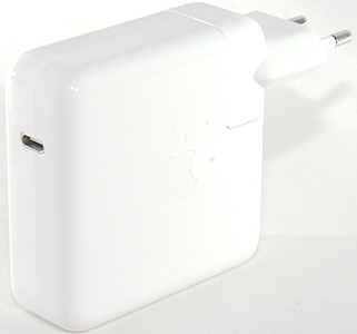 Test of Apple 61W USB-C Power Adapter